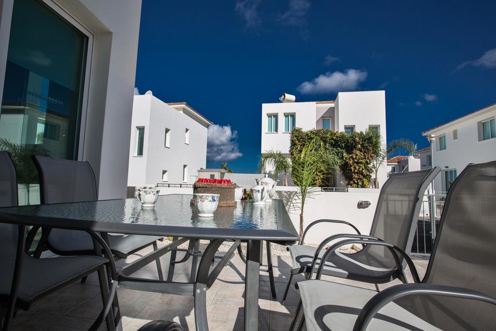 Avra Villas Паралимни Номер фото