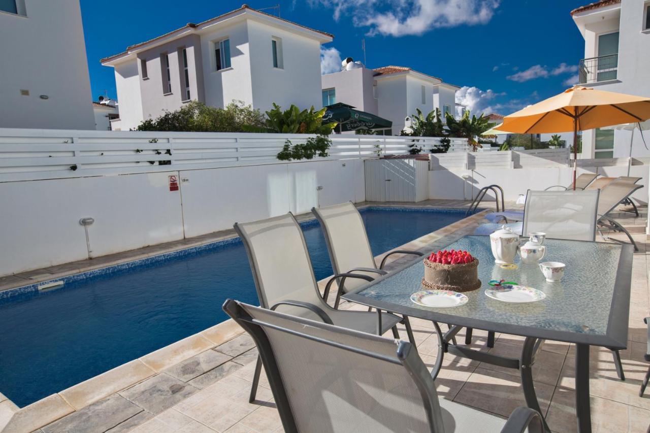 Avra Villas Паралимни Экстерьер фото